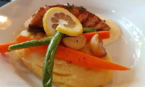 Bastille Revolutionary Bistro: Grilled Salmon on a leisurely day