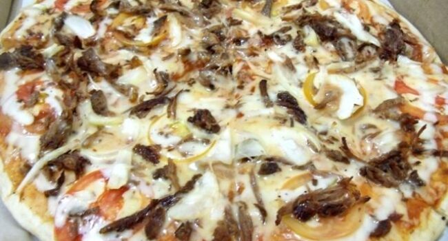 Dexter’s Shawarma Pizza: Shawarma in a crust